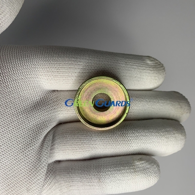 Les pièces de la tondeuse à gazon sont équipées d'un espaceur - Coupe G3009892