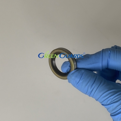 La mousseuse à gazon est équipée d'un moteur à rouleaux