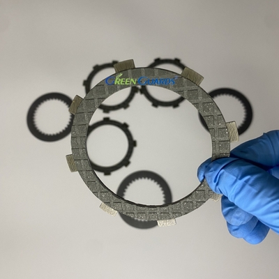 Les pièces de la tondeuse à gazon sont équipées d'un kit d'embrayage G132-5484