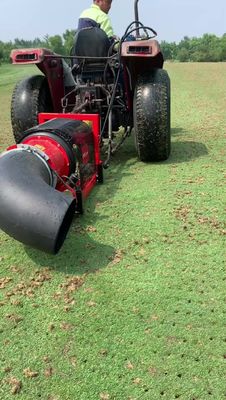 Ventilateur de débris de terrain de golf d'OEM conduit par le tracteur au-dessus de 20HP, ventilateur de feuille d'herbe